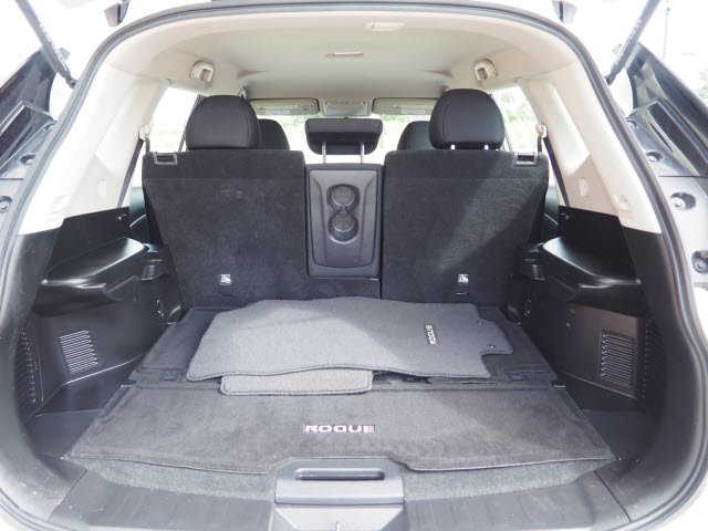 2017 Nissan Rogue:S2900