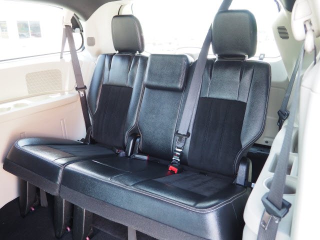 2017 Dodge Grand Caravan SXT:S2902