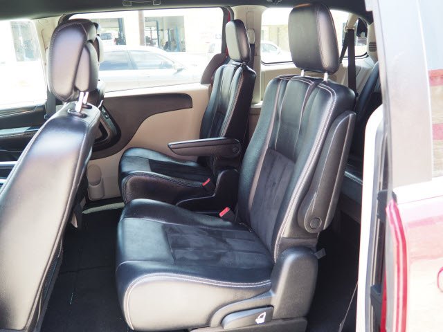2017 Dodge Grand Caravan SXT:S2902