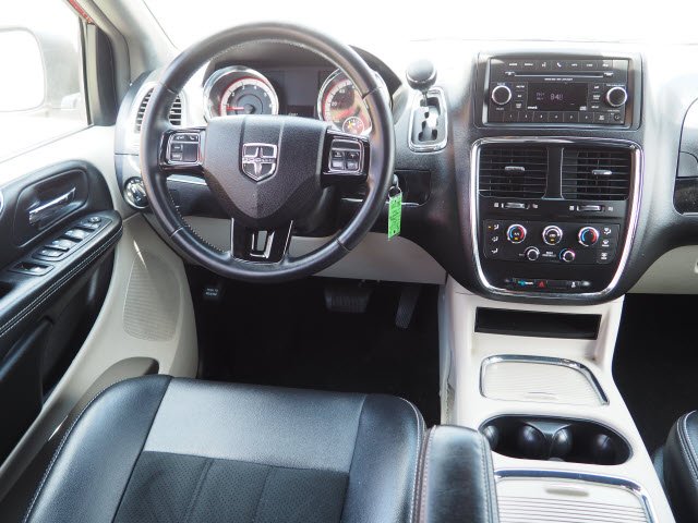 2017 Dodge Grand Caravan SXT:S2902