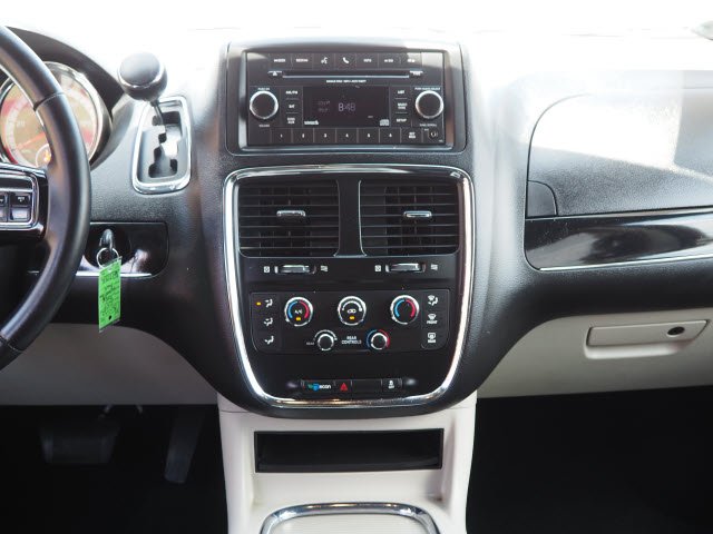 2017 Dodge Grand Caravan SXT:S2902