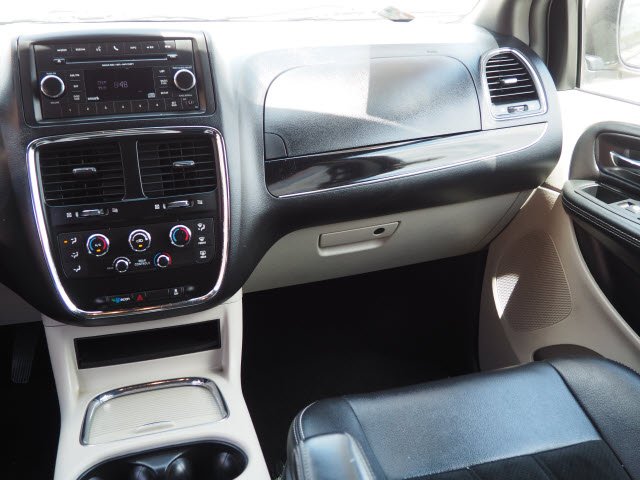 2017 Dodge Grand Caravan SXT:S2902