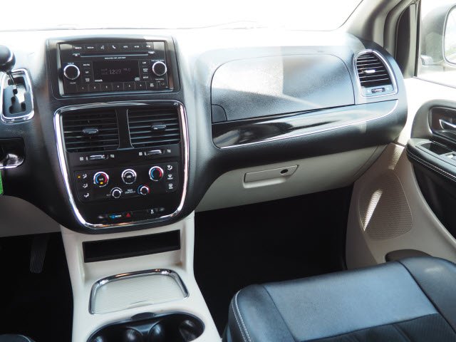 2017 Dodge Grand Caravan SXT:S2901