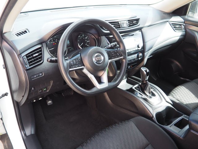 2017 Nissan Rogue:S2900