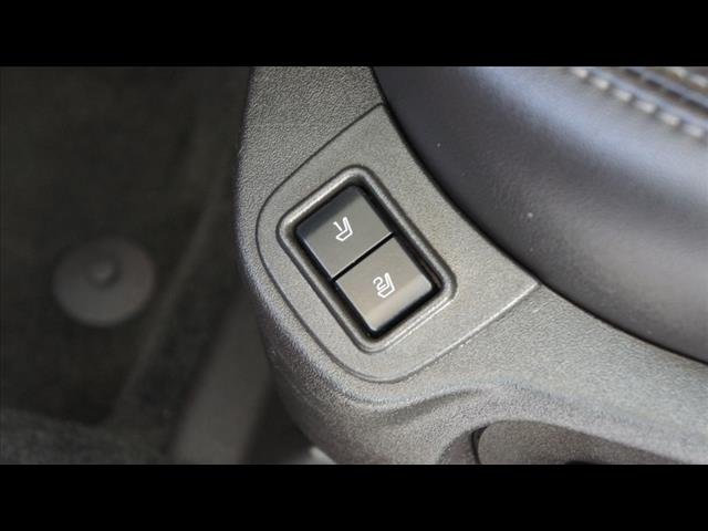 2017 Ford Taurus Limited:S2825