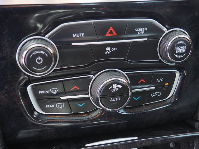 2017 Chrysler 300 C:S2863