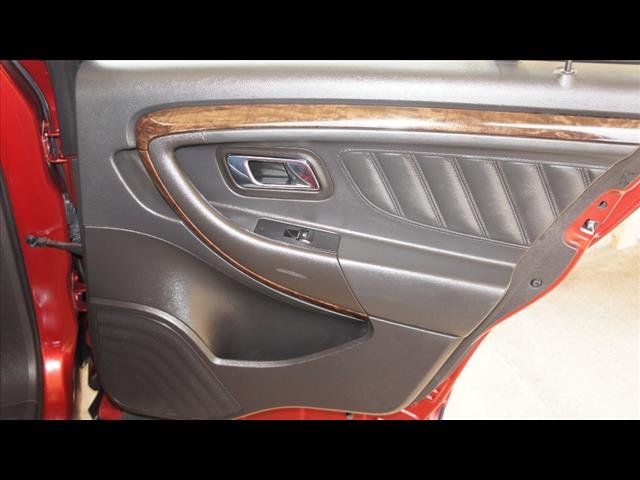 2017 Ford Taurus Limited:S2825