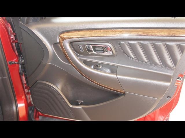 2017 Ford Taurus Limited:S2825