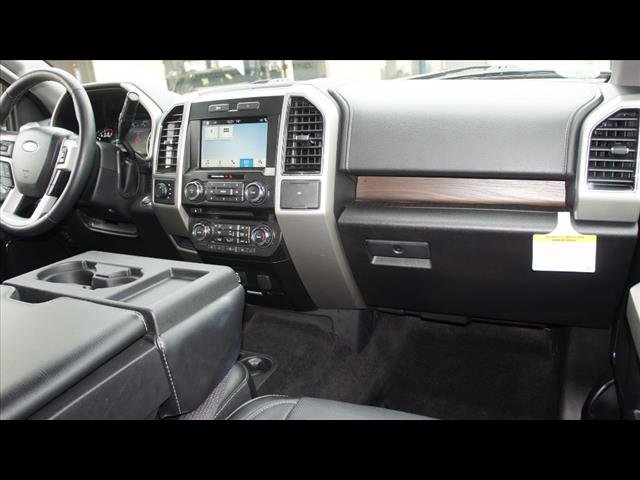 2017 Ford F-150 Lariat:S2658