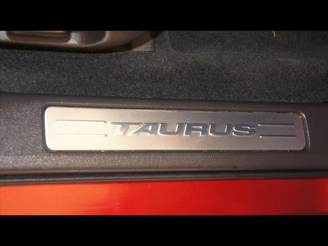 2017 Ford Taurus Limited:S2825
