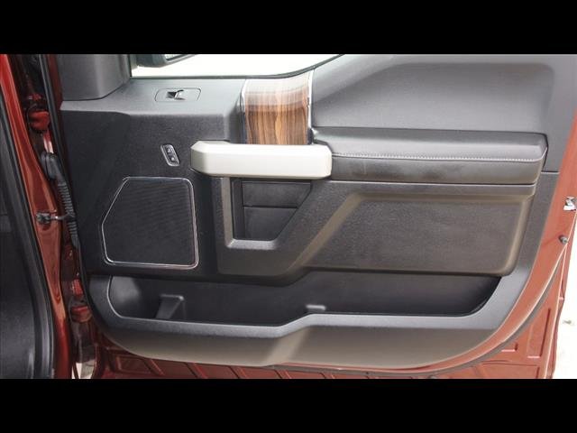 2017 Ford F-150 Lariat:S2658