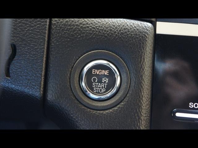2017 Ford Taurus Limited:S2825