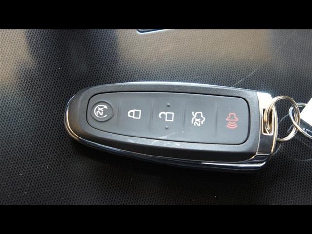 2017 Ford Taurus Limited:S2825