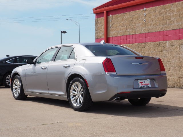 2017 Chrysler 300 C:S2863