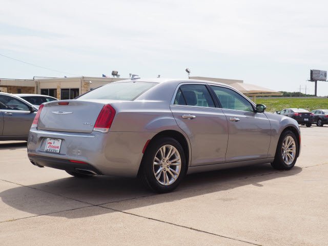 2017 Chrysler 300 C:S2863