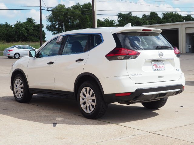 2017 Nissan Rogue:S2900