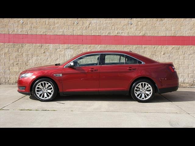 2017 Ford Taurus Limited:S2825
