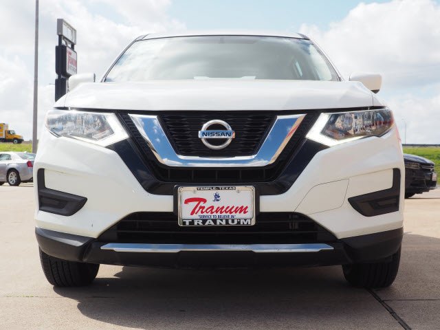 2017 Nissan Rogue:S2900